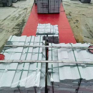 景德镇 芝麻白仿形加直形路沿石出货日常