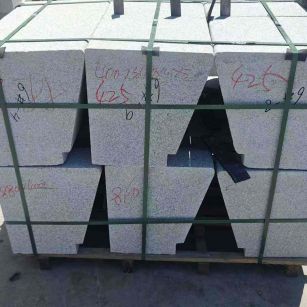 景德镇 芝麻白异形坐凳，石凳