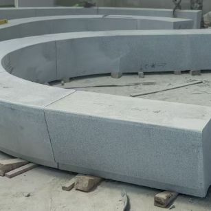 景德镇 芝麻白花岗岩光面弧形坐凳