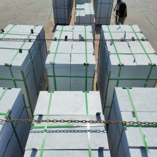 景德镇 芝麻白花岗岩5公分地铺石 花岗岩厂家工厂装车日常