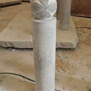 景德镇 芝麻白花岗岩石材挡车石柱、停车柱、圆柱挡车柱、方柱挡车柱等