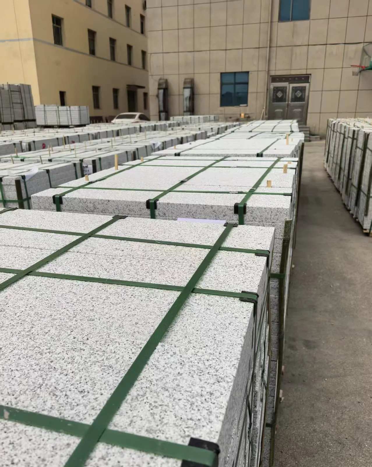 景德镇 白麻花岗岩5.0公分荔枝面地铺石