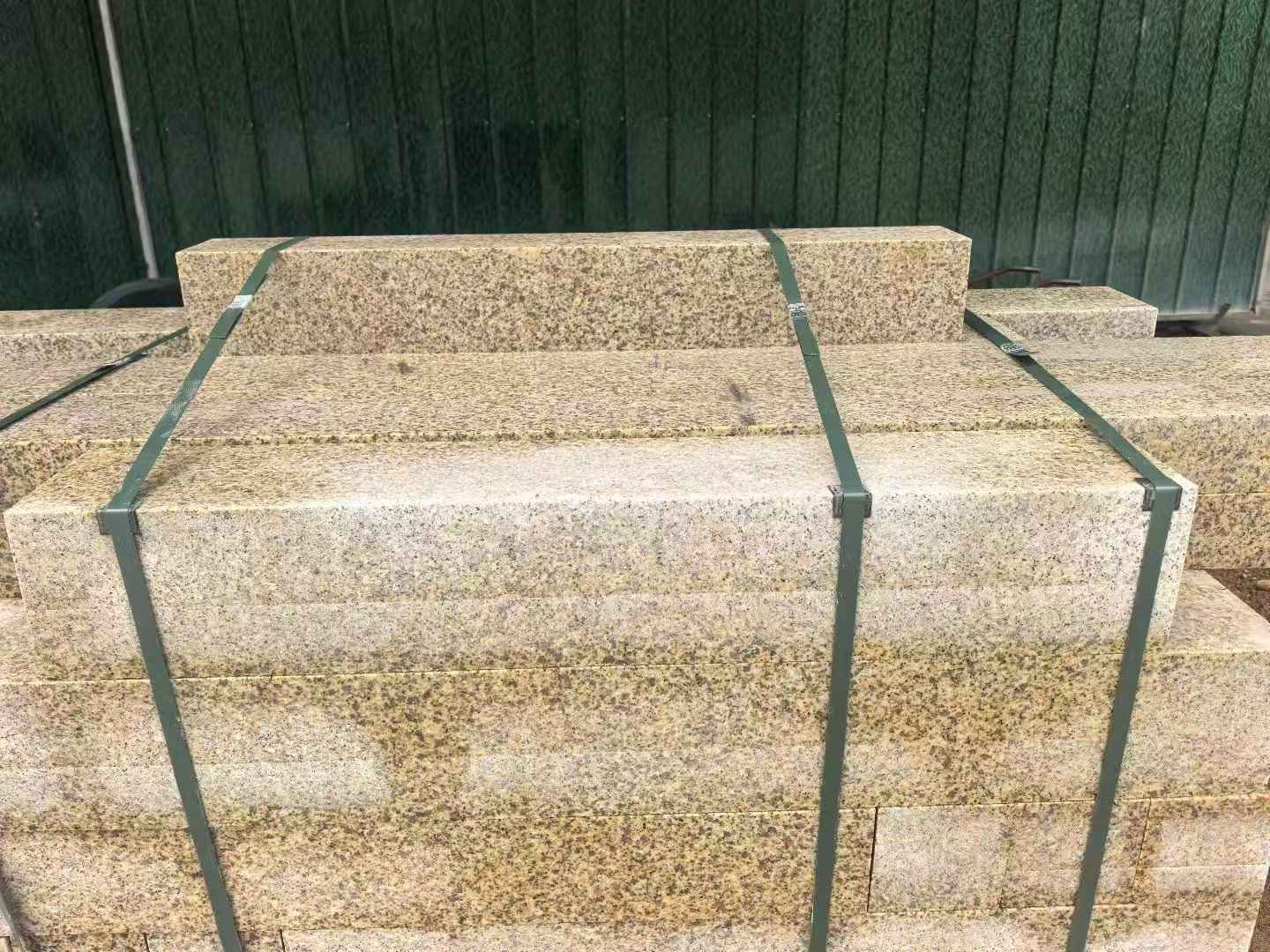 景德镇 黄金麻花岗岩石材机切面栏杆料半成品