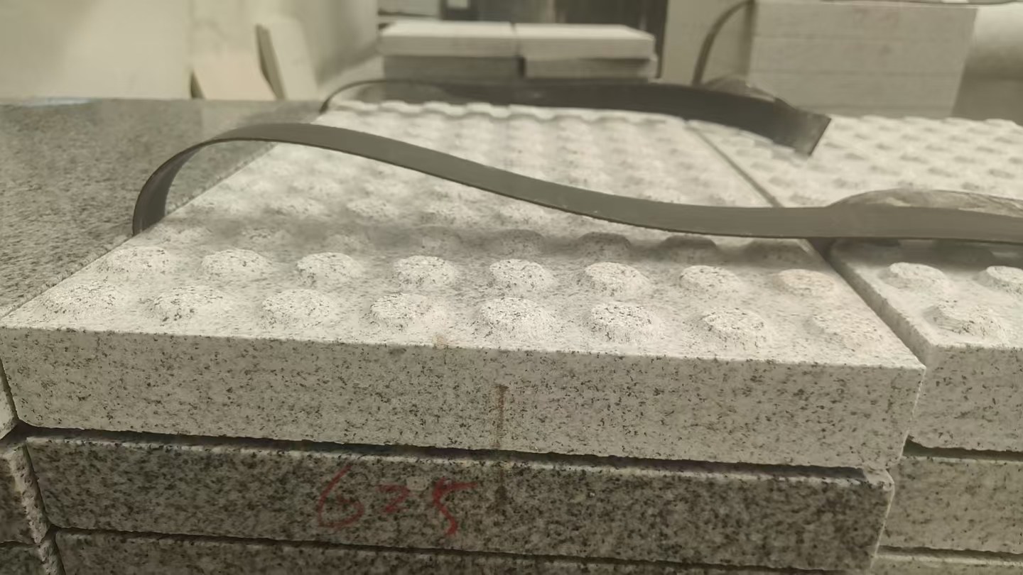 景德镇 芝麻白花岗岩6.0公分荔枝面五轴加工雕刻盲点