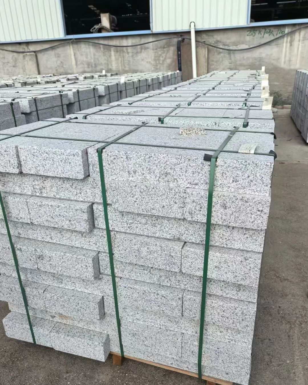 景德镇 白麻花岗岩路沿石，弧形路沿石，道牙石，马路牙子，界石，路缘石，平沿石，直岩石，平缘石等