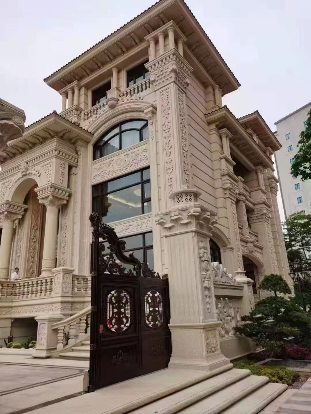 景德镇 黄金麻花岗岩别墅外墙干挂效果展示