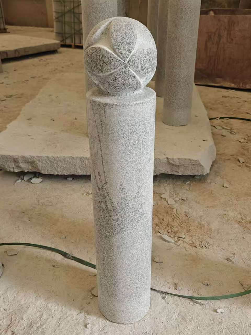 景德镇 芝麻白花岗岩石材挡车石柱、停车柱、圆柱挡车柱、方柱挡车柱等