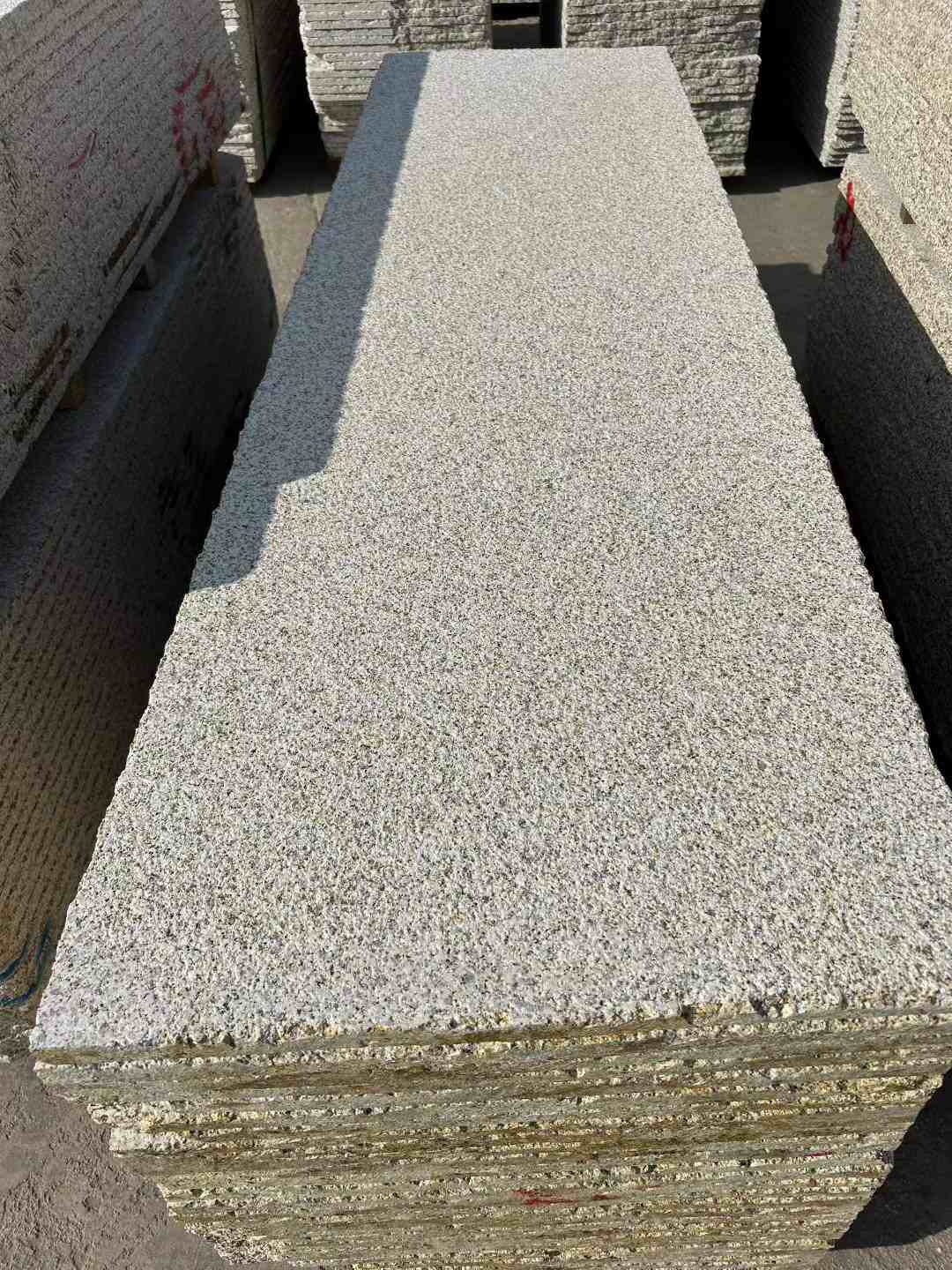 景德镇 黄金麻花岗岩荔枝面毛板，半成品