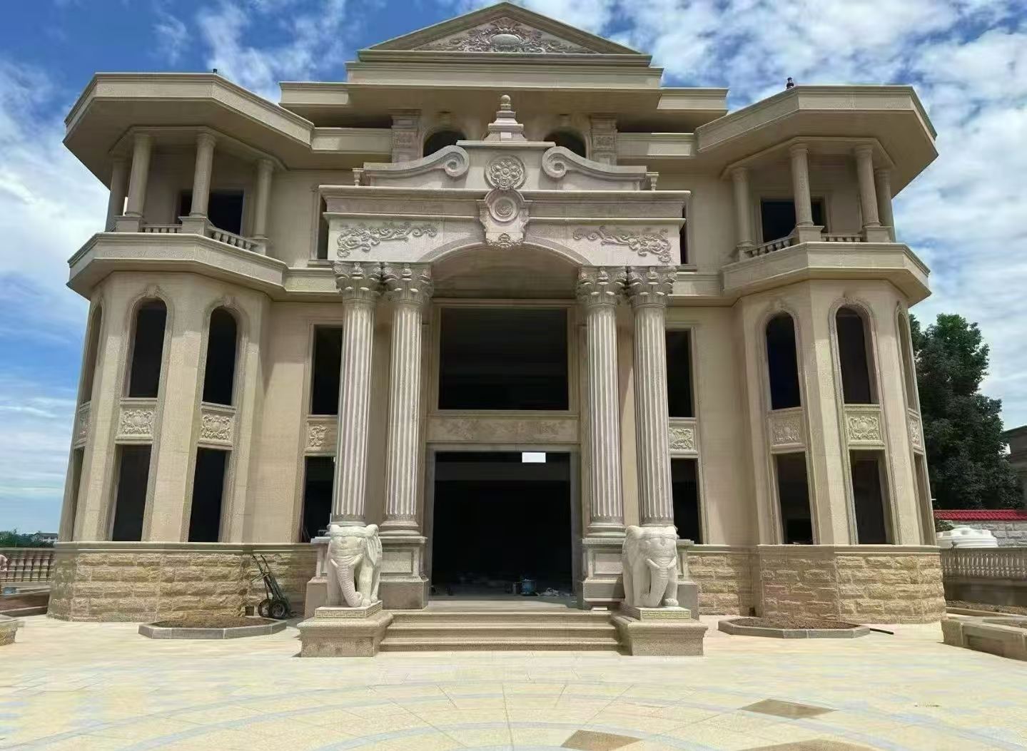 景德镇 黄金麻别墅外墙干挂，大柱，大象，蘑菇石，雕花板