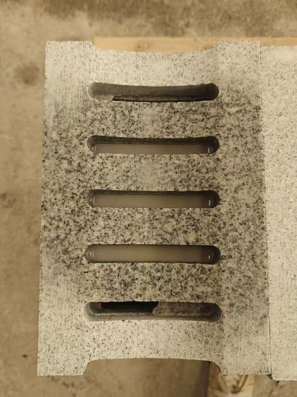 景德镇 芝麻白拉丝面花岗岩U型开槽排水槽