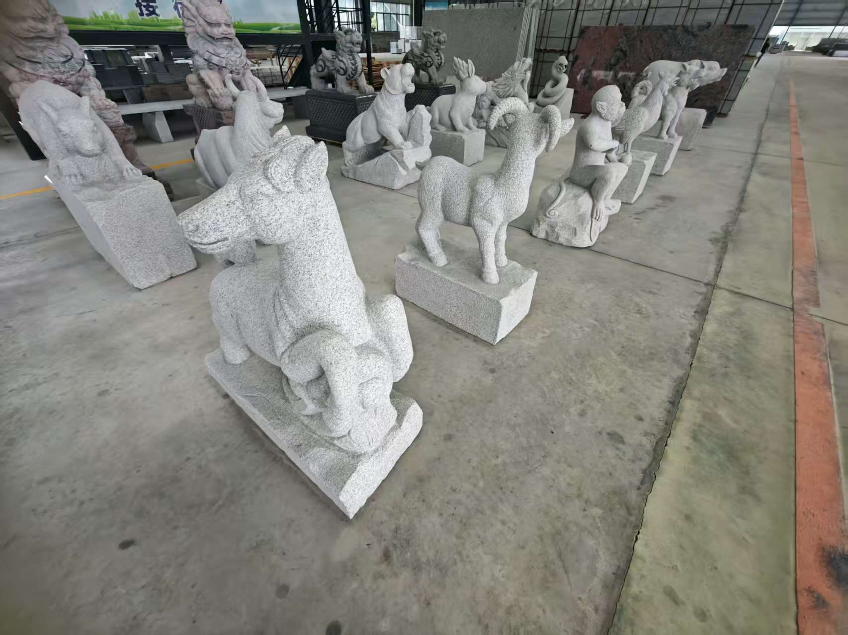 景德镇 芝麻白花岗岩造型立体雕刻——十二生肖