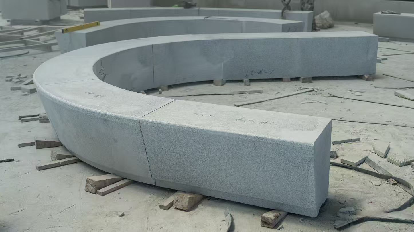 景德镇 芝麻白花岗岩光面弧形坐凳